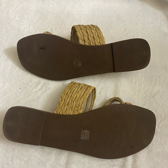 Comfortable Tan Flat Chinese Laundry flats. - Picture 3 of 3
